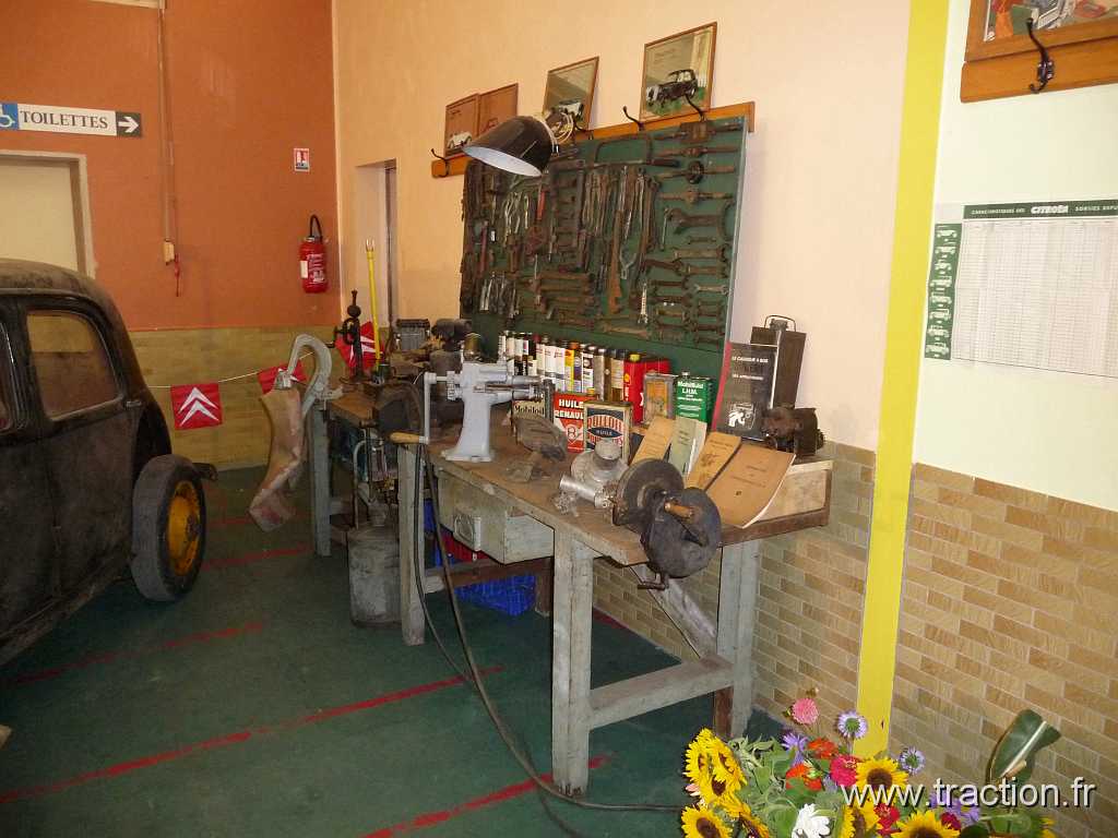 2014_Rustenhart (123).JPG - 34ème Randonnée Internationale des Vendanges organisée par le CVAAM, Traction 11 BL 1938 Gazogène